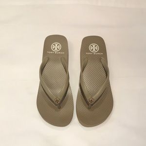 Tory Burch flip flops *never worn*